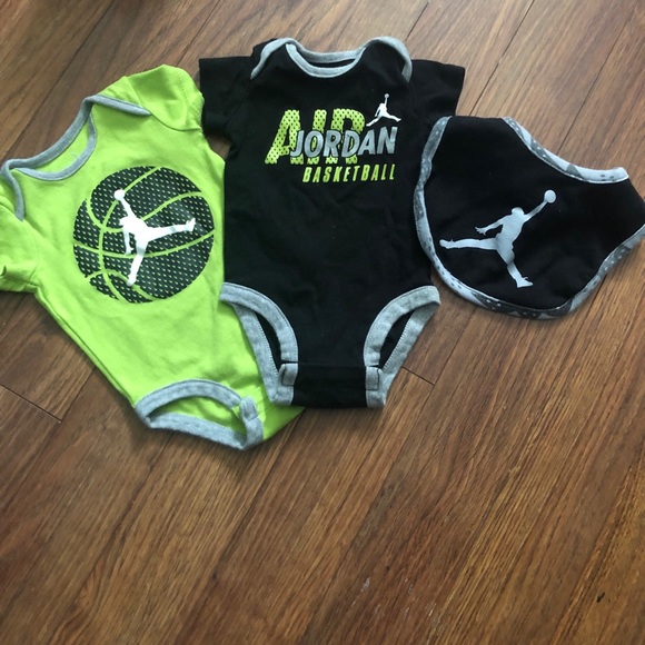 Jordan onesie bundle - Picture 2 of 3